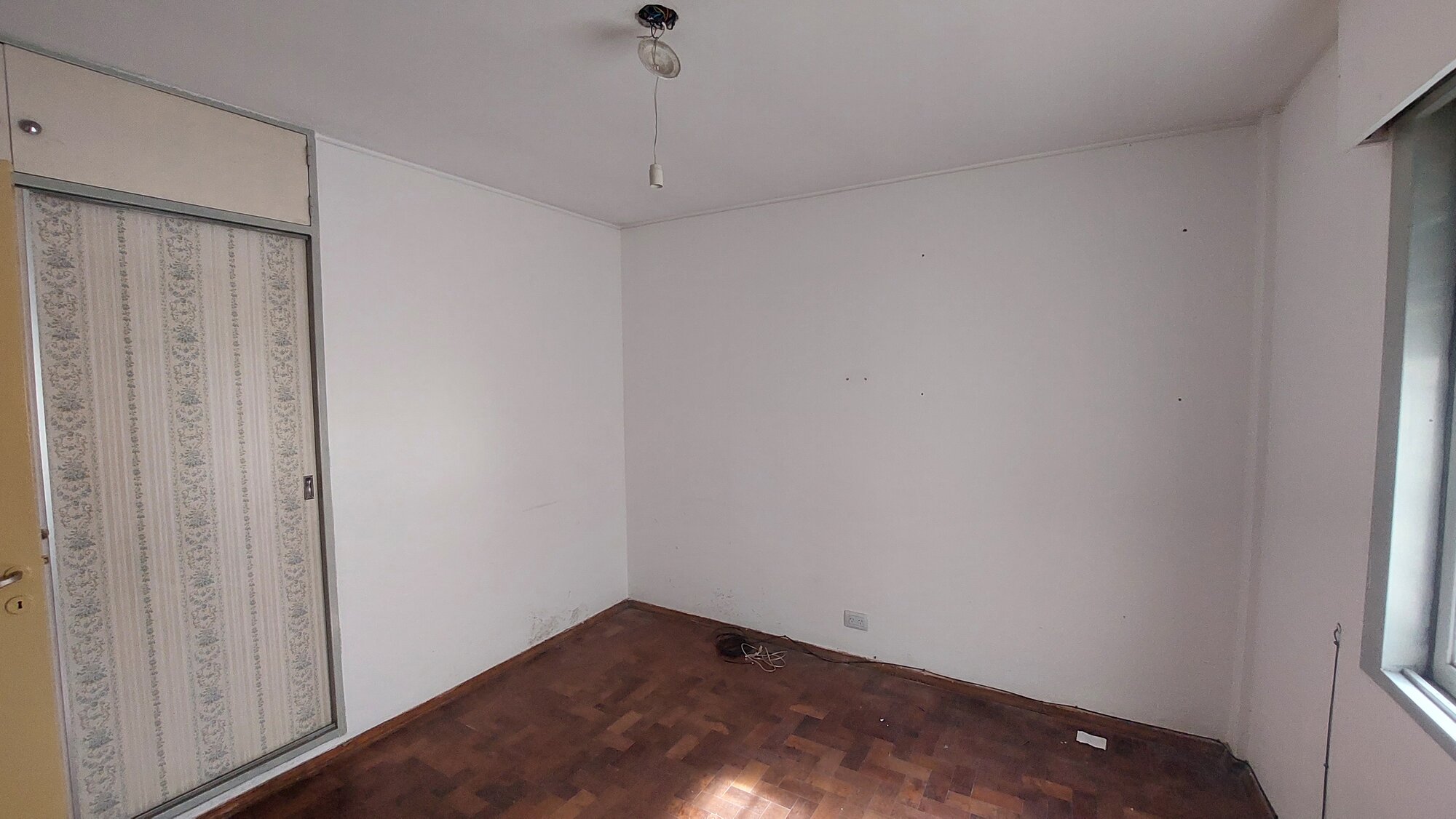 Dormitorio con placard